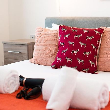 Off Road Parking, Garden, Smart Tv'S In All Rooms! Morriston Εξωτερικό φωτογραφία